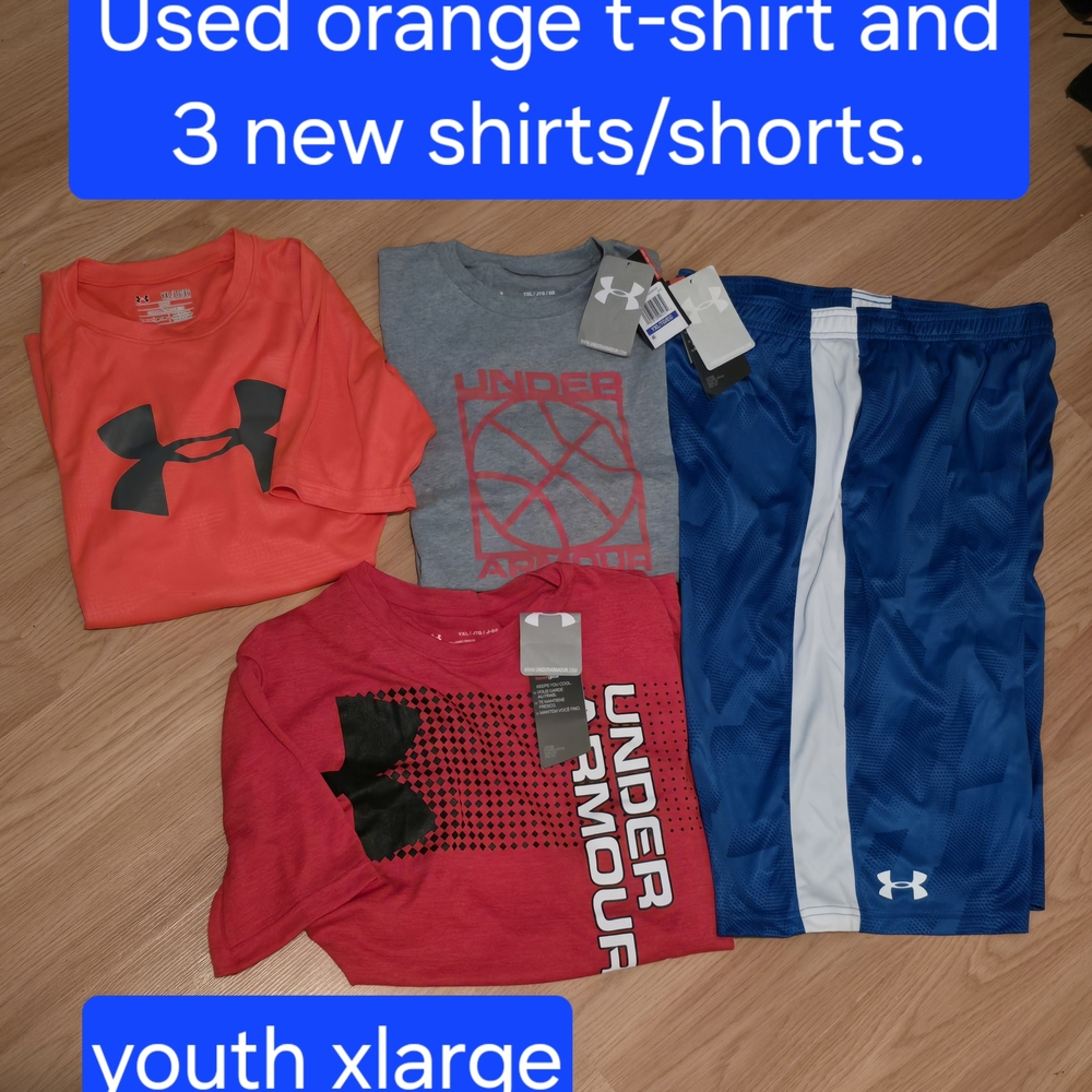 Under Armour Red and Gray Short Sleeve Tees